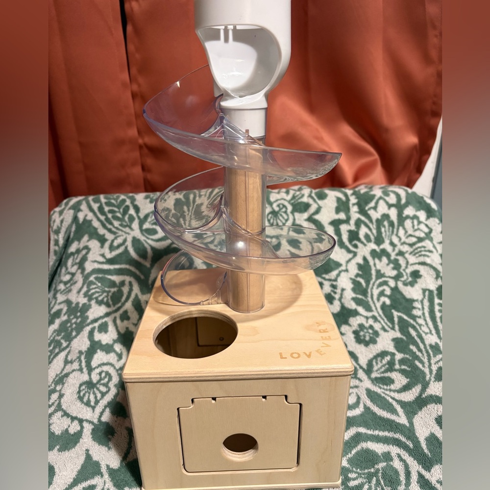 Lovery Slide and Seek Ball Run